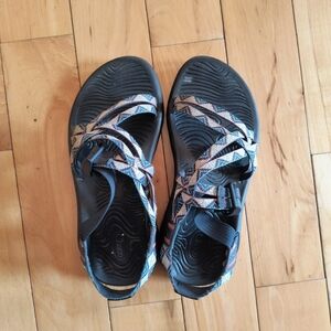 Women's Chacos, size 6